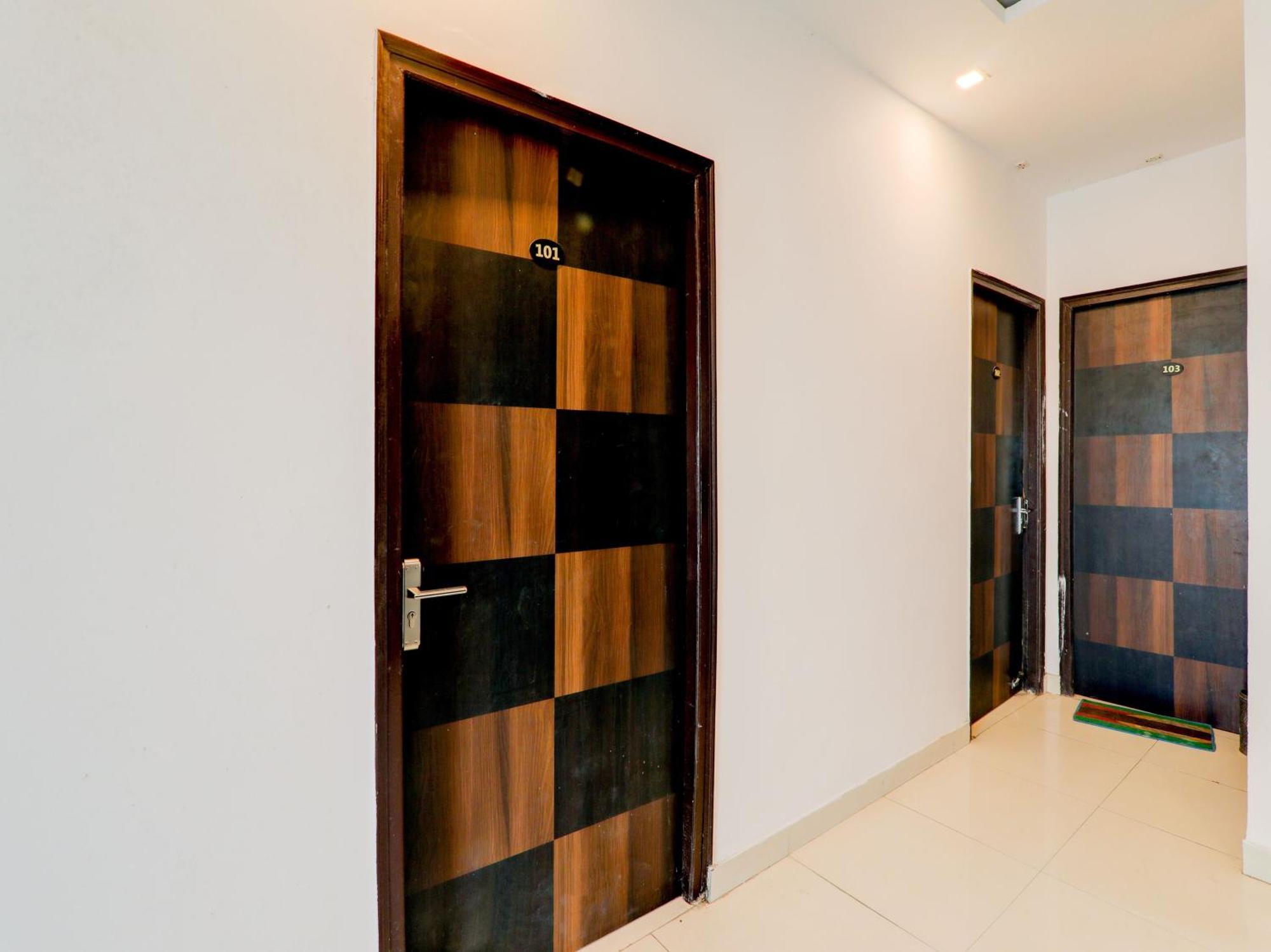 Super Collection O Kiara Guest House Lakhnau Kültér fotó