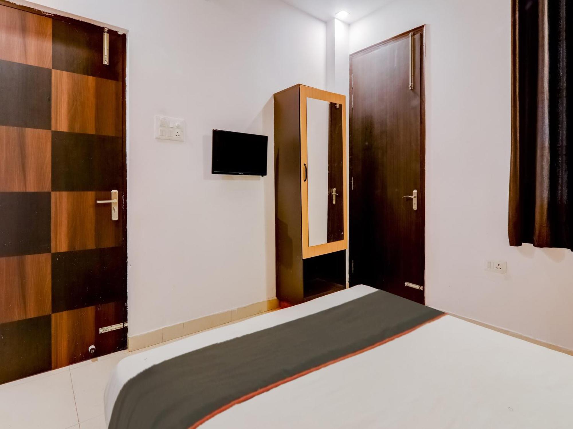 Super Collection O Kiara Guest House Lakhnau Kültér fotó